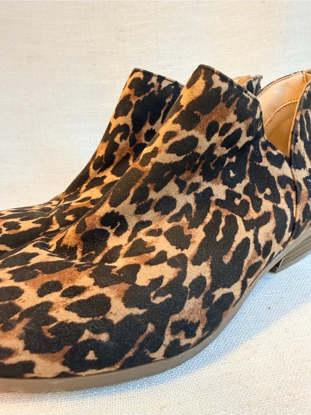 Kenneth Cole Reaction Side Way Leopard Booties Women’s 8.5 Pointed Toe - Picture 7 of 9